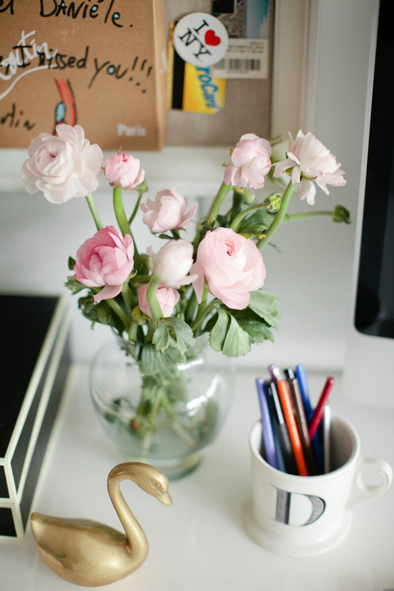 office table decor